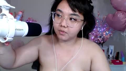 Molly online show from August 9, 9:43 am