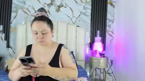 Hey Guys  Im Mollie online show from August 9, 7:15 pm