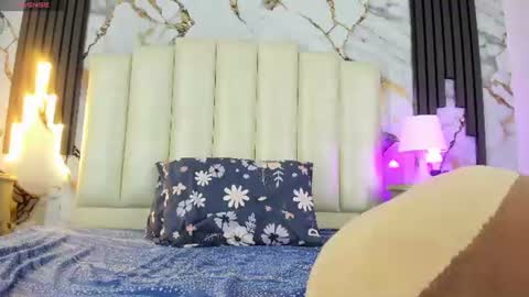 Hey Guys  Im Mollie online show from August 12, 6:54 pm