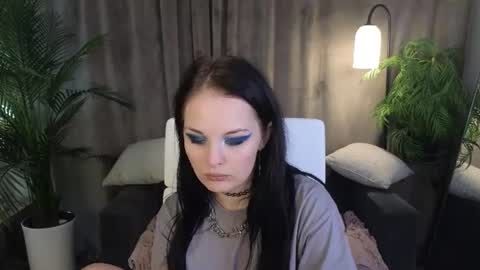 Molly online show from July 10, 7:30 pm