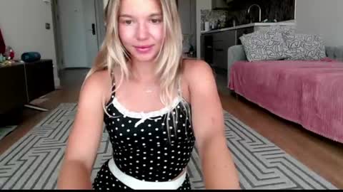 Molly online show from June 22, 12:39 pm