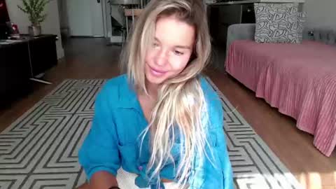 Molly online show from August 17, 12:32 pm