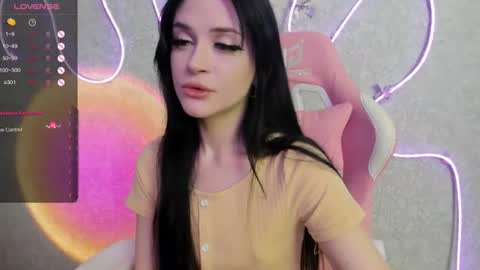 Molly - online show from August 1, 7:25 am