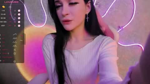 Molly - online show from August 10, 2:35 am