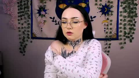 molly_kisss online show from May 27, 6:59 am