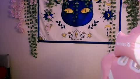molly_kisss online show from May 29, 8:28 am