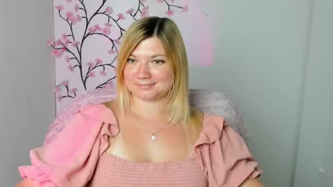 Molly online show from August 5, 1:53 pm