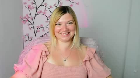Molly online show from August 5, 4:05 pm