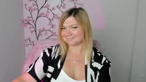 Molly online show from August 9, 3:46 pm