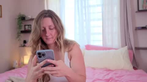 Molly online show from July 1, 4:19 pm