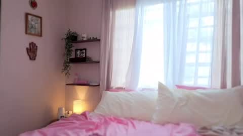 Molly online show from July 8, 6:45 pm