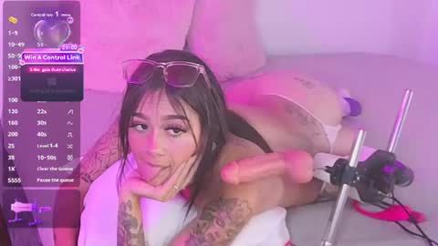  please followme and rate me online show from August 14, 7:06 pm