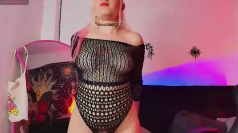 mollycb online show from July 13, 10:00 am