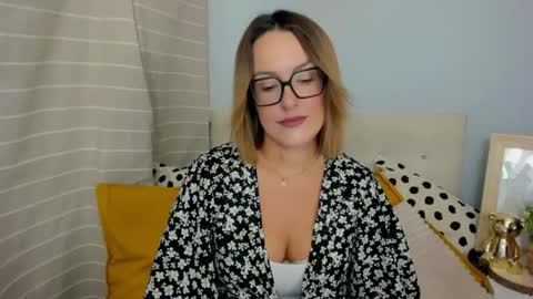 MollyCrazy online show from August 4, 7:49 am