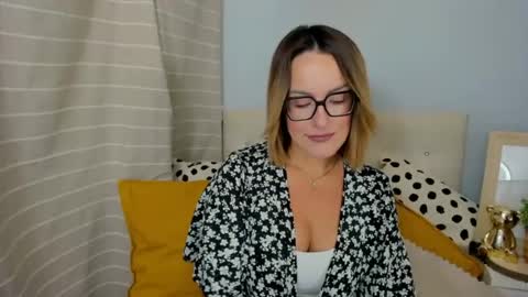 MollyCrazy online show from August 4, 9:17 am
