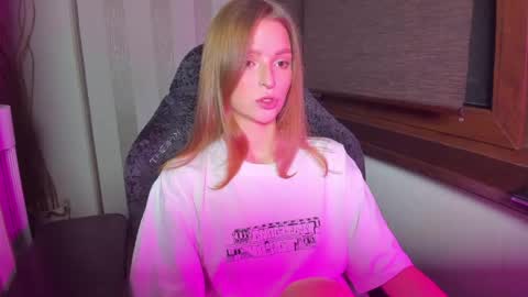 mollydangerous online show from June 8, 6:36 pm