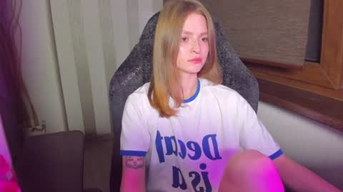 mollydangerous online show from June 11, 7:09 pm