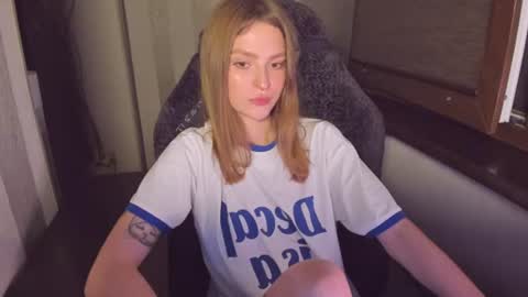 mollydangerous online show from July 28, 7:42 pm