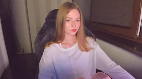 mollydangerous online show from August 5, 5:44 pm