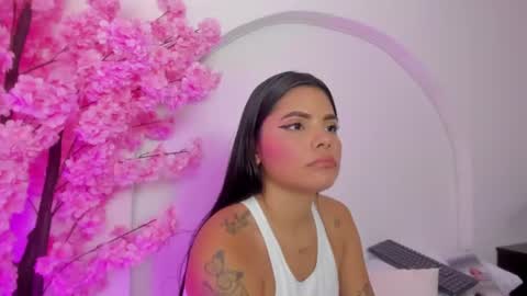 mollylove_ online show from July 29, 11:45 pm