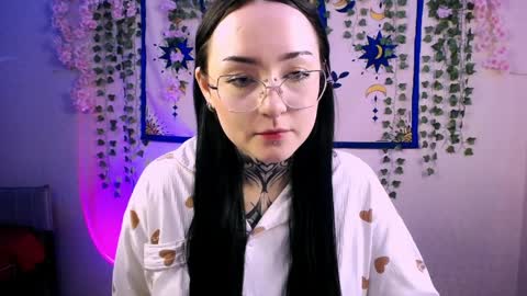 mollymeooww online show from April 12, 10:16 am