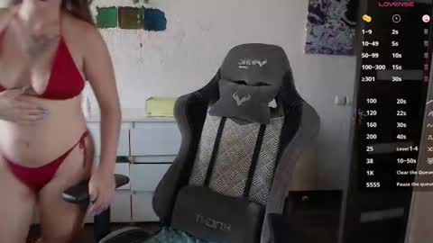 Molly online show from August 5, 7:39 am