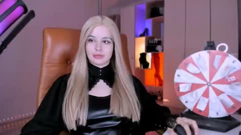 Molly online show from August 7, 9:26 pm