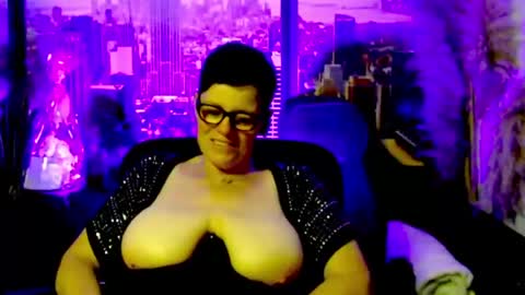 MollySun Nina Randmann online show from July 4, 7:05 pm