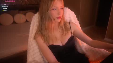 mollyymayy online show from July 19, 2:57 am