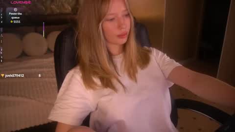 mollyymayy online show from July 26, 5:01 am