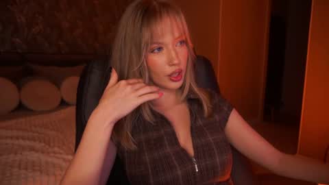 mollyymayy online show from August 7, 1:38 am
