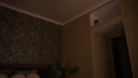 mollyymayy online show from August 9, 4:24 am