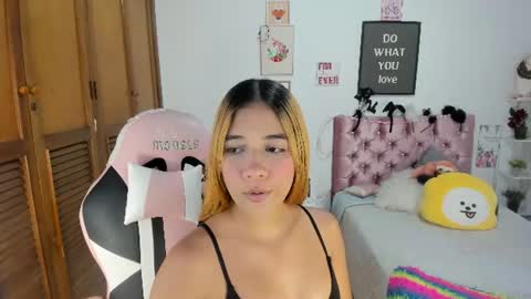 moly online show from August 4, 7:22 pm