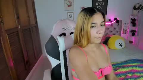 moly online show from August 12, 8:22 pm