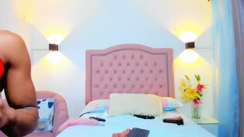 molyrestrepo online show from August 10, 9:16 pm