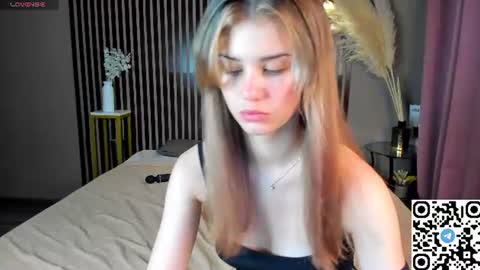 Mona online show from August 12, 1:57 pm
