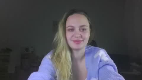 monarise online show from April 11, 8:09 pm