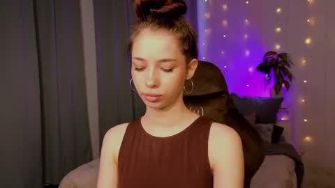 Hi  Im Monica  online show from July 18, 1:45 pm