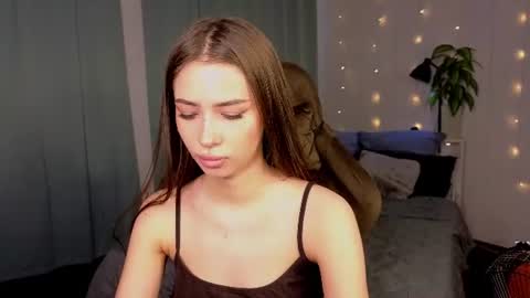 Hi  Im Monica  online show from August 3, 5:20 pm