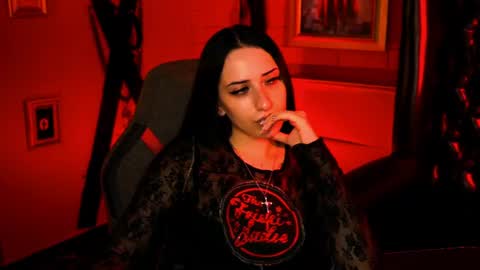 monicalowes online show from September 3, 2:09 pm
