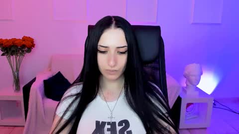 monicalowes online show from September 9, 1:41 pm