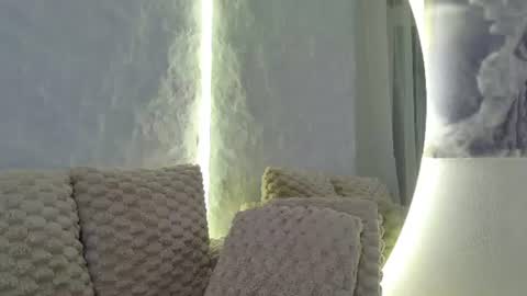 MONIQUE online show from August 12, 5:43 am