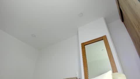 monkeys_pug online show from August 8, 4:01 am