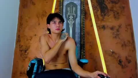 monky_0002 online show from July 3, 7:32 am