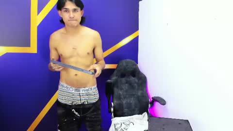monky_0002 online show from July 12, 9:04 am