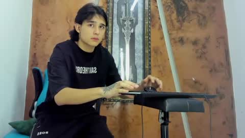 monky_0002 online show from July 15, 3:40 am