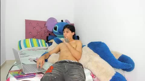 monky_0002 online show from August 7, 5:57 pm