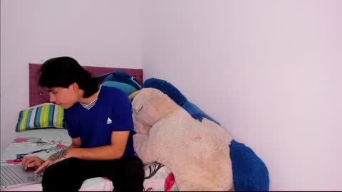 monky_0002 online show from August 15, 7:18 pm