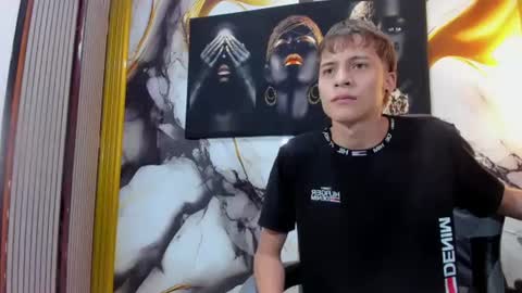 mono_blonde online show from August 5, 12:25 pm