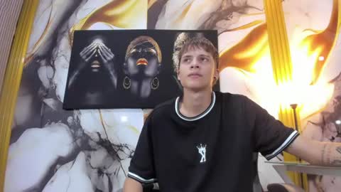 mono_blonde online show from August 7, 1:11 pm